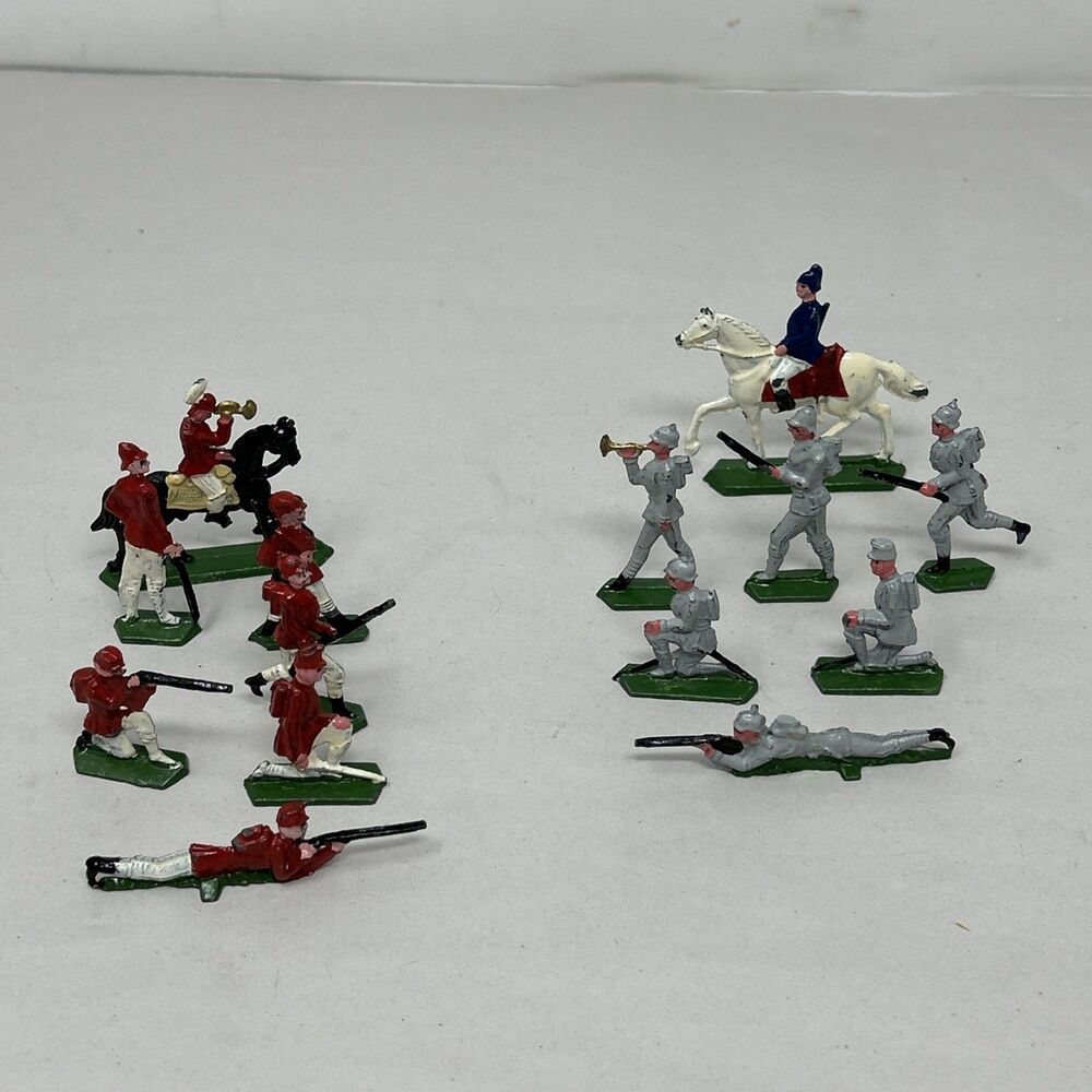 LEAD SEMI-FLAT SOLDIERS VINTAGE SET OF 14 WWI Soldiers Red & Gray Coats 2" Tall